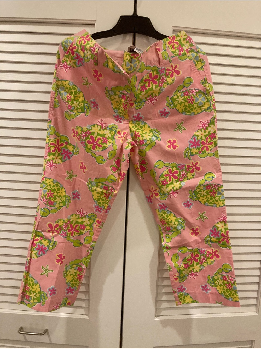 Pink women capri Pants with Floral Turtle Print